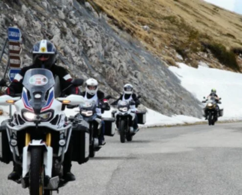 10 In Moto a Campo Imperatore